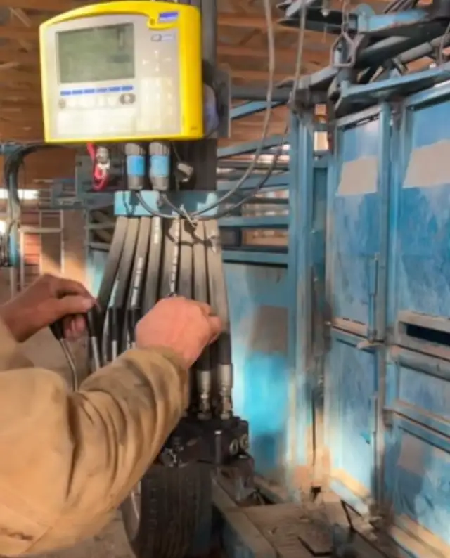 Bison Chute - BERLINIC MFG Portable Hydraulic Bison Chute - Photo 6