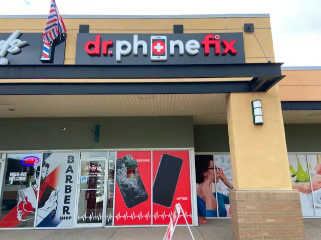 Preowned iPhone 14 ProMax (256GB) only for $889 with 1 YR warra - Photo 4