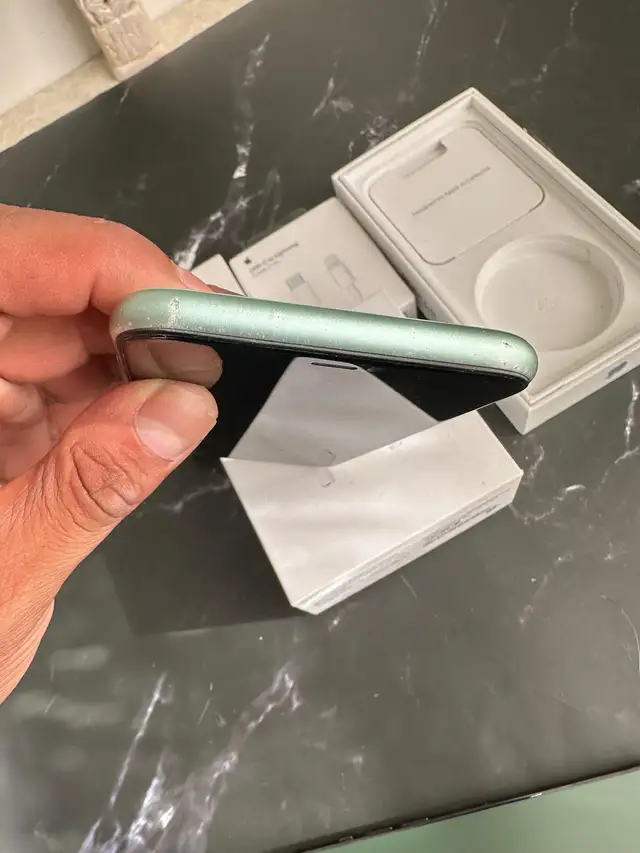 iPhone 11 256GB Unlocked - Excellent Condition! - Photo 6