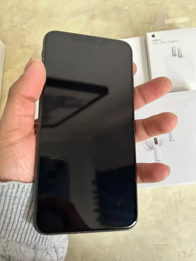 iPhone XS MAX 512GB Mint Condition!