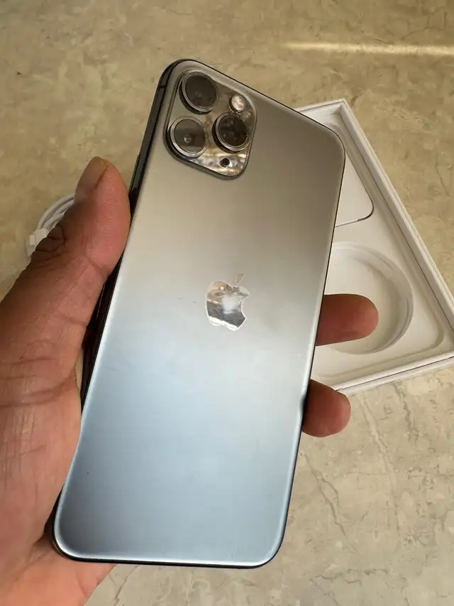 iPhone 11 PRO 256GB Unlocked - Mint Condition! - Photo 4