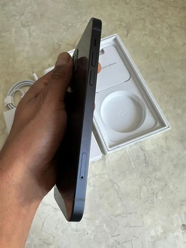 iPhone 12 256GB Mint Condition! - Photo 3