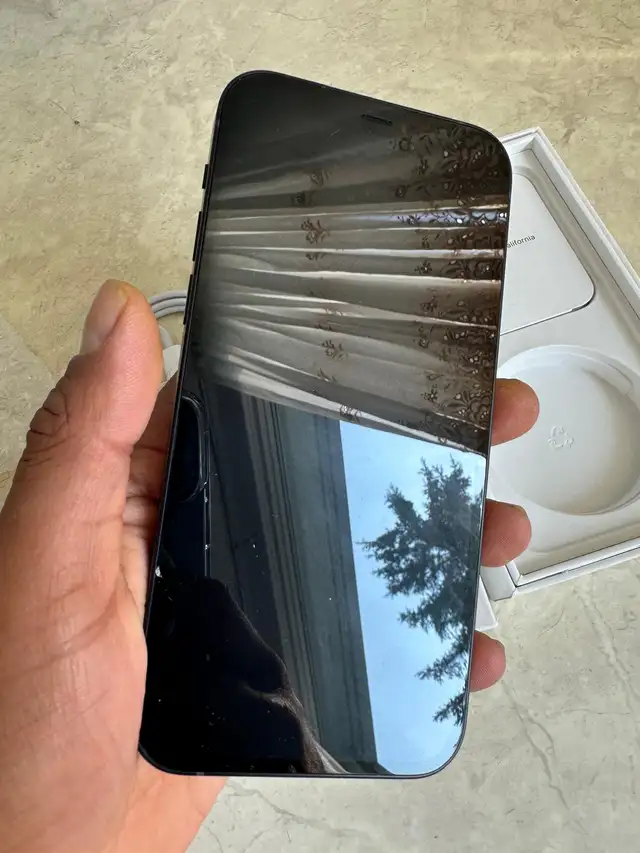 iPhone 12 256GB Mint Condition! - Photo 5