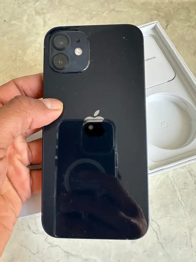 iPhone 12 256GB Mint Condition! - Photo 7