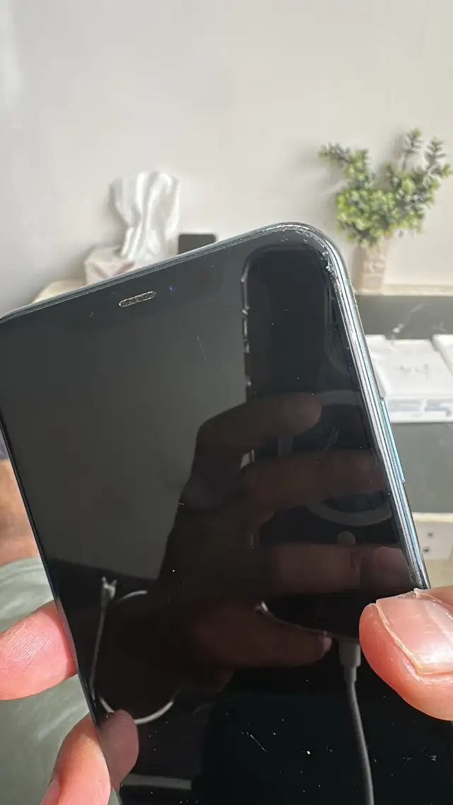 iPhone 11 PRO MAX 512GB - Mint Condition! - Photo 2