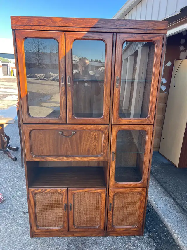 Free delivery used beautiful Vintage  Cabinet with Glass Doors - Photo 2