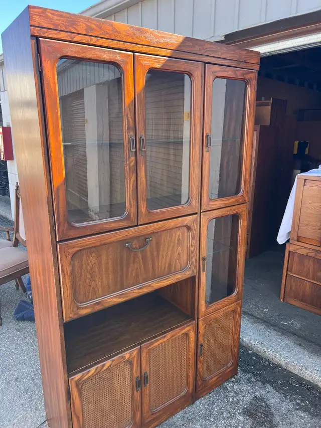 Free delivery used beautiful Vintage  Cabinet with Glass Doors - Photo 3