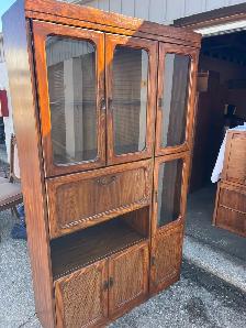 Free delivery used beautiful Vintage  Cabinet with Glass Doors - Photo 6
