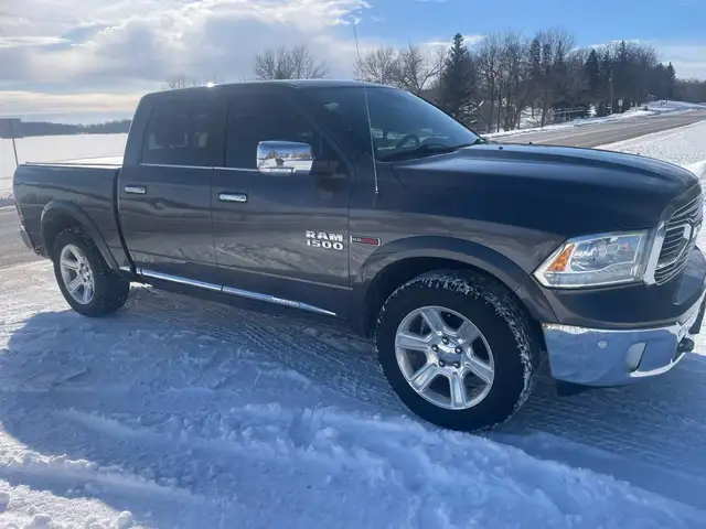 2016 Ram 1500 Eco Diesel NEEDS WORK 4X4 - Photo 2