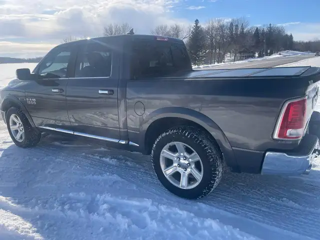 2016 Ram 1500 Eco Diesel NEEDS WORK 4X4 - Photo 3
