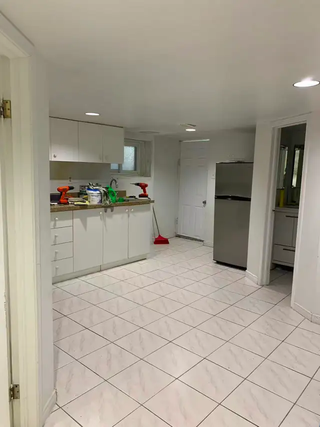 Basement apartment for rent. - Photo 2