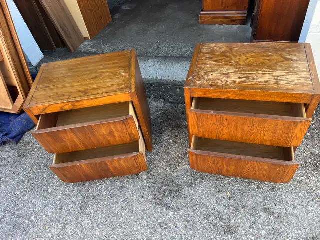 Free delivery used solid wood Set of 2 Wooden Nightstands - Photo 6