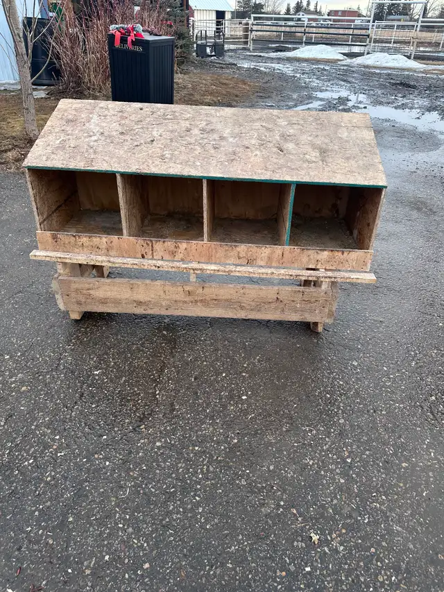 Chicken nesting Box