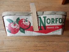 Vintage 4 quart Norfolk Farms apple basket-Vittoria, Ontario