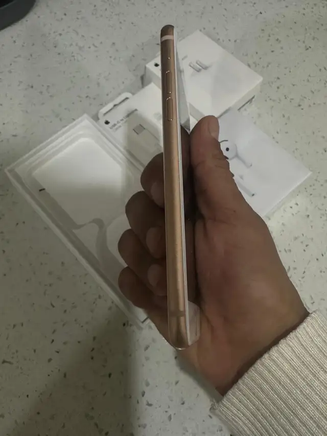 iPhone 8 64GB   Full Accessories Kit   Fast Delivery! - Photo 5