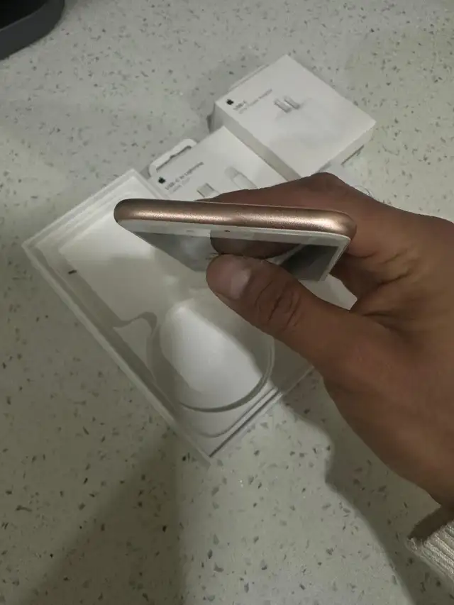 iPhone 8 64GB   Full Accessories Kit   Fast Delivery! - Photo 7