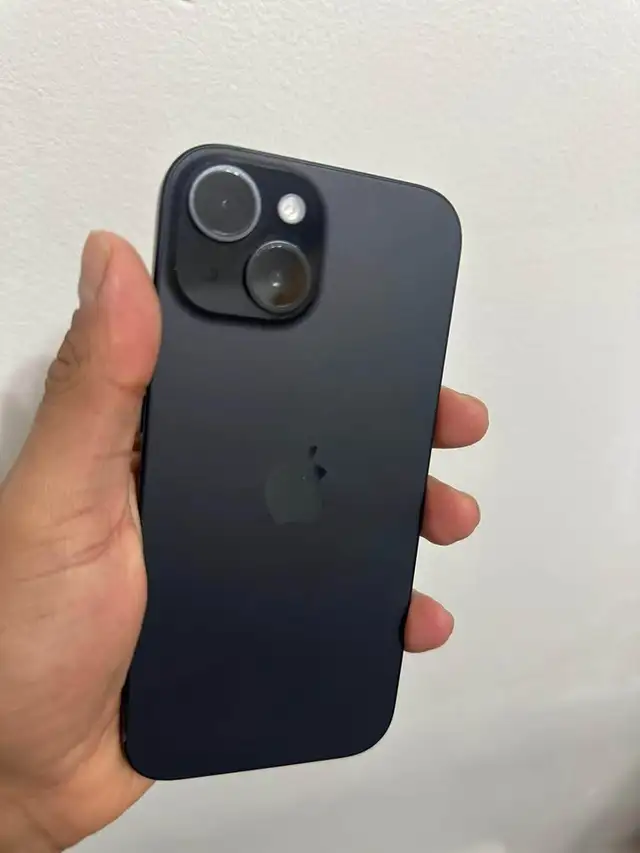 iPhone 15 128GB – Premium Bundle – AirPods & Charger – Delivery - Photo 5