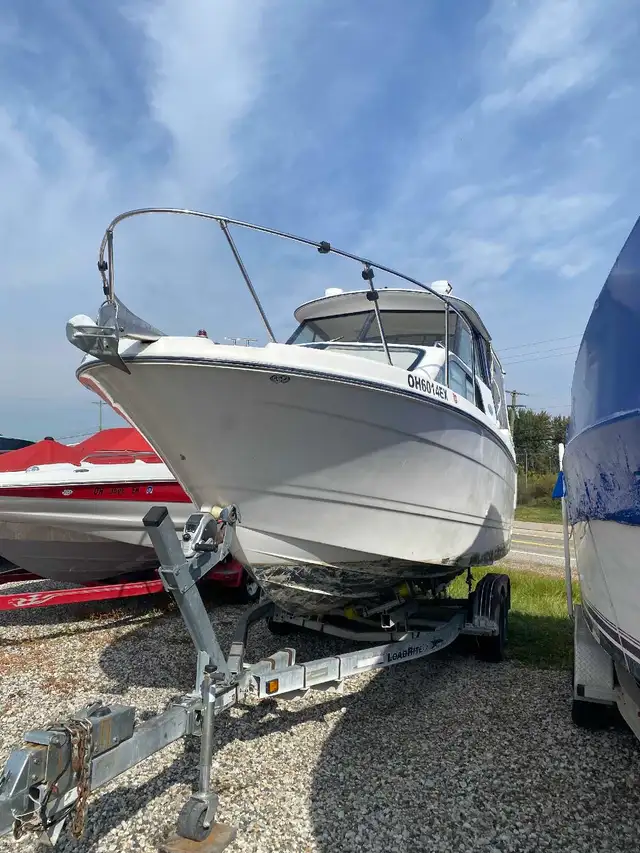 2004 Bayliner Classic 242 Fisherman - Photo 3