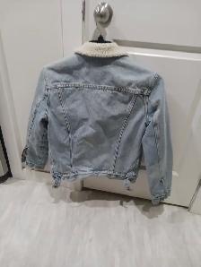 Women's Levi Jacket Small $25 - Photo 2