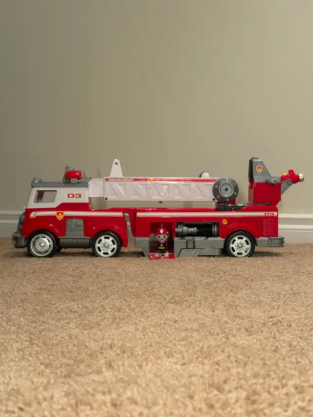 PAW Patrol Ultimate Rescue Fire Truck with Extendable 2 ft. Tall