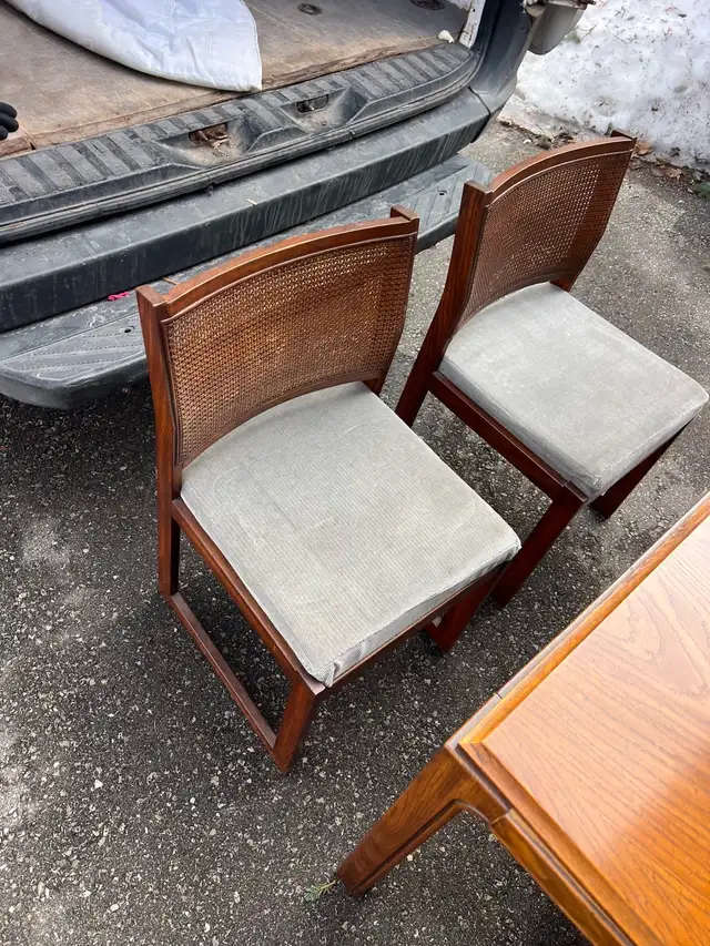 Free delivery used Dining Table and 4 Chairs Set - Photo 5