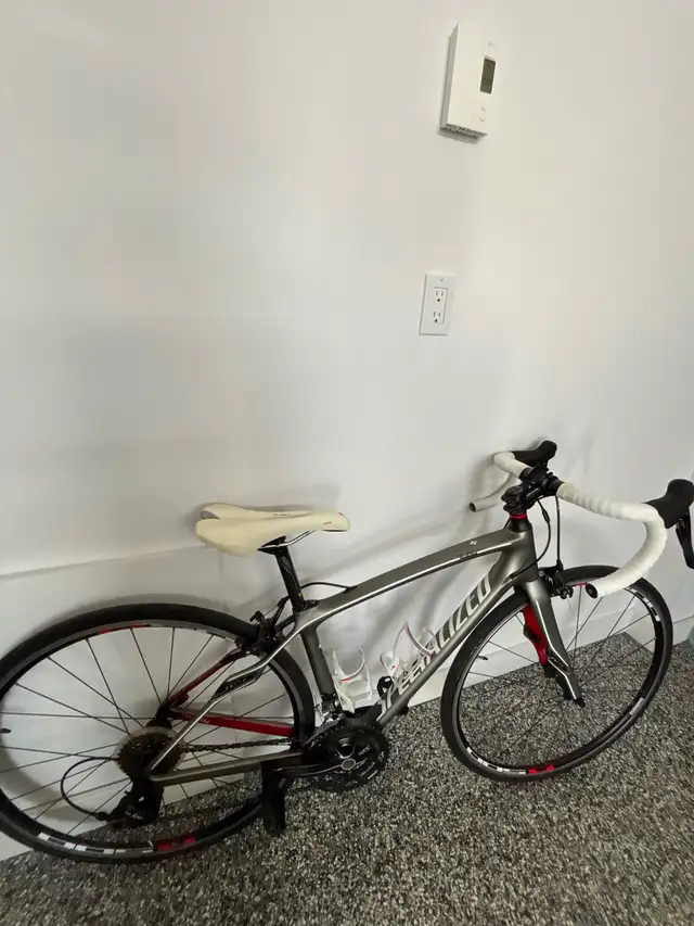 Vélo de route Ruby sport Specialized