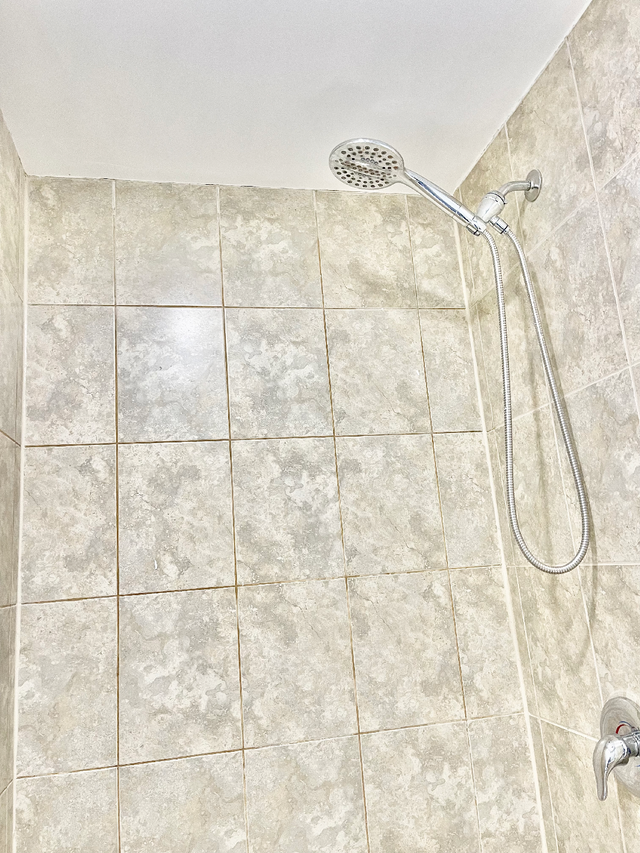 1-Bedroom Main Level Unit Near Oakwood LRT-$1695.(Include WiFi) - Photo 5