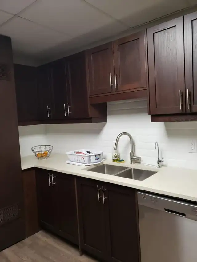 1 bedroom in a 3 bedroom apartment for summer sublet. - Photo 4