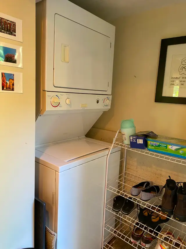 Freshly Renovated & Furnished 2-Bedroom Suite -All-inclusive - Photo 8