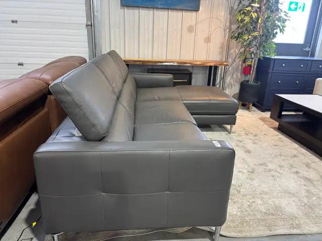 Grey leather sectional with power seat - Photo 4