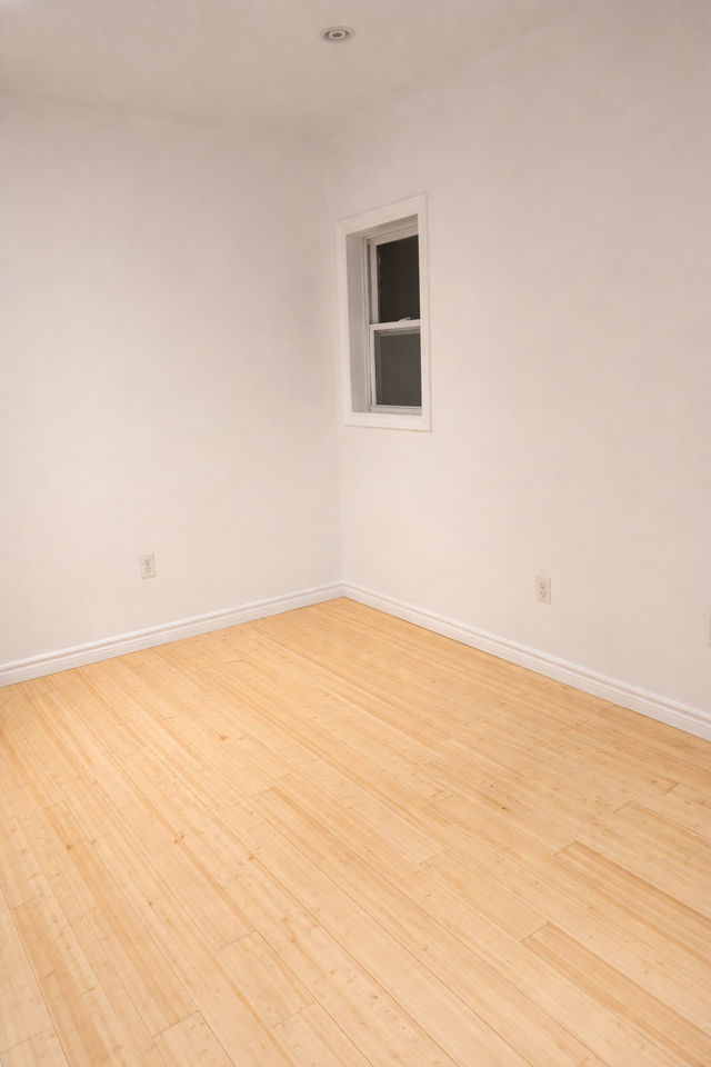 Spacious 3 Bedroom Apartment – Quinpool Road – Parking Included - Photo 4