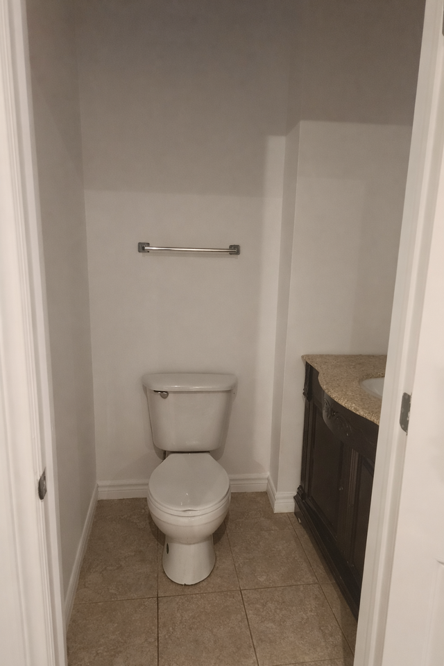 Spacious 3 Bedroom Apartment – Quinpool Road – Parking Included - Photo 5