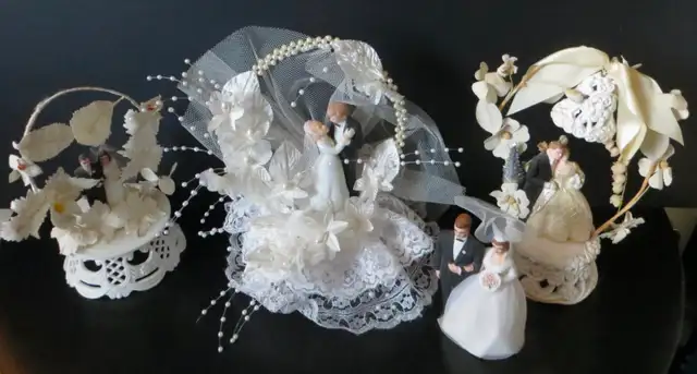 PAST and PRESENT ANTIQUES - INDUSTRIAL  CART - COFFEE TABLE - Photo 7