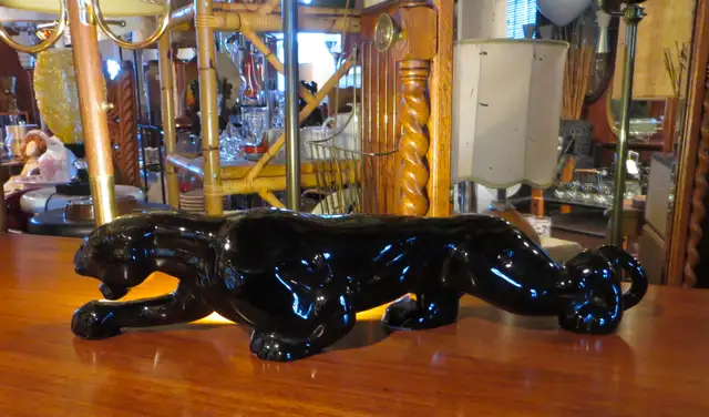 PAST and PRESENT ANTIQUES - INDUSTRIAL  CART - COFFEE TABLE - Photo 9