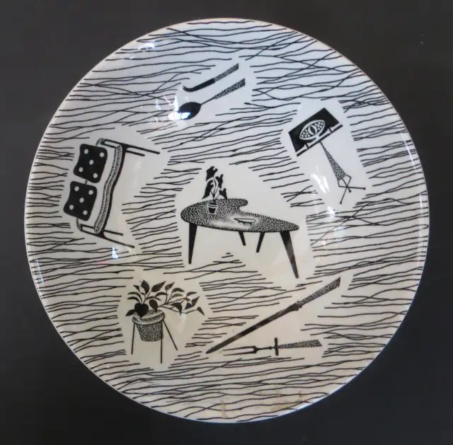 PAST and PRESENT ANTIQUES - INDUSTRIAL  CART - COFFEE TABLE - Photo 10