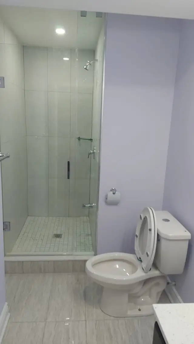 2 Bedroom walkout basement Apartment - Photo 5