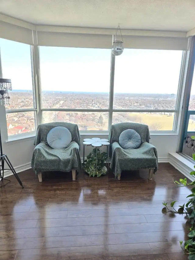 2   1 Bedroom Condo for rent Burnhamthrope & Confederation - Photo 4