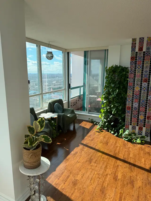 2   1 Bedroom Condo for rent Burnhamthrope & Confederation - Photo 5