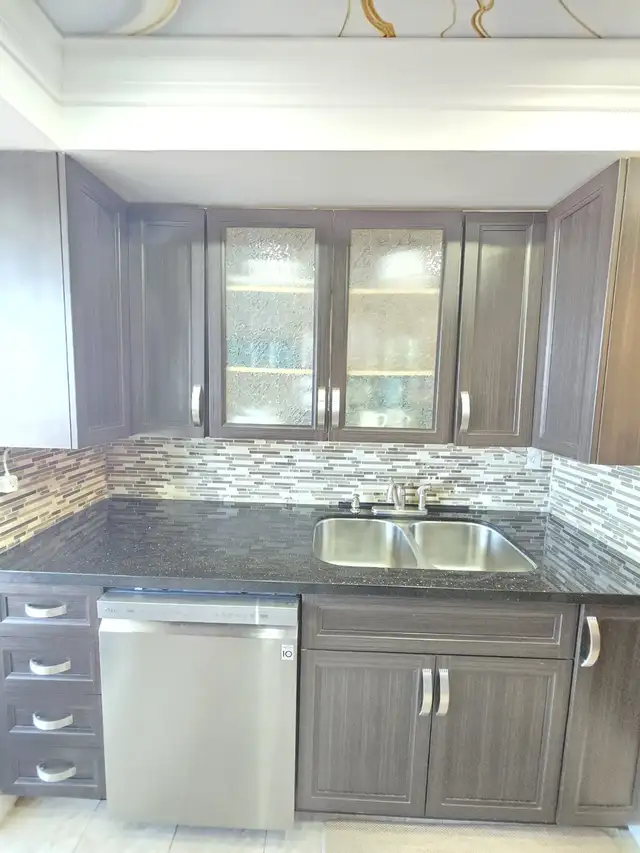 2   1 Bedroom Condo for rent Burnhamthrope & Confederation - Photo 8