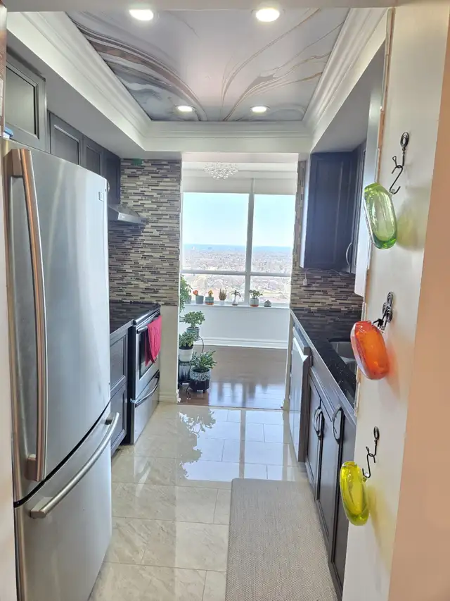 2   1 Bedroom Condo for rent Burnhamthrope & Confederation - Photo 9