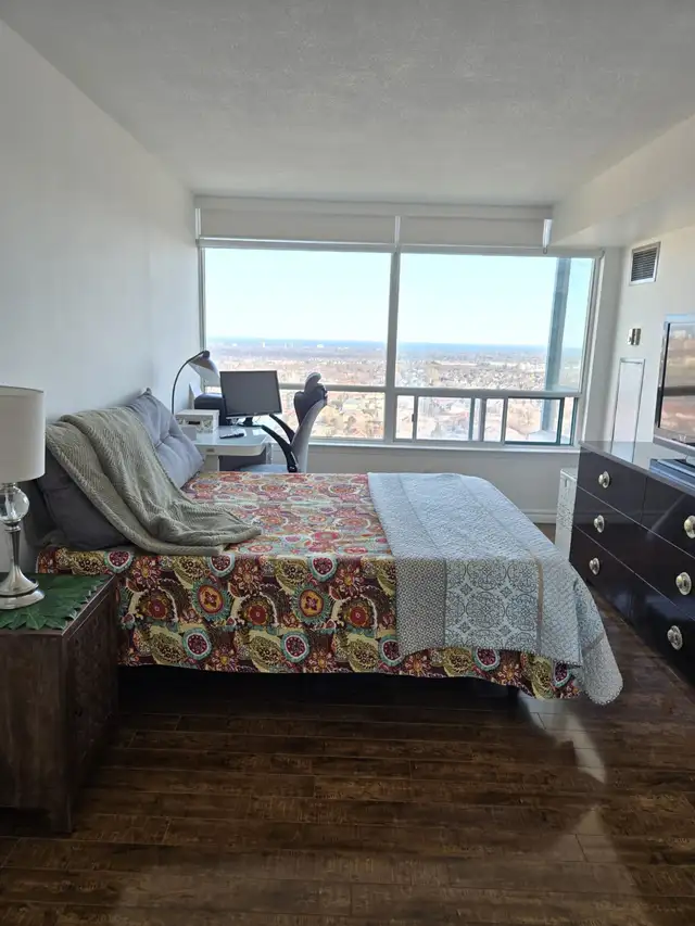 2   1 Bedroom Condo for rent Burnhamthrope & Confederation - Photo 12