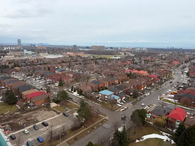 2   1 Bedroom Condo for rent Burnhamthrope & Confederation - Photo 23