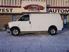 2023 GMC Savana Cargo Van SAVANA 2500 CARGO VAN, VERY LOW KMS ST - Photo 2