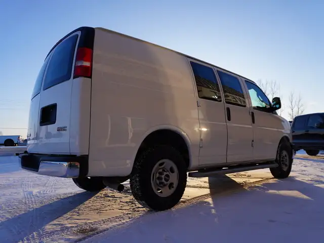 2023 GMC Savana Cargo Van SAVANA 2500 CARGO VAN, VERY LOW KMS ST - Photo 8