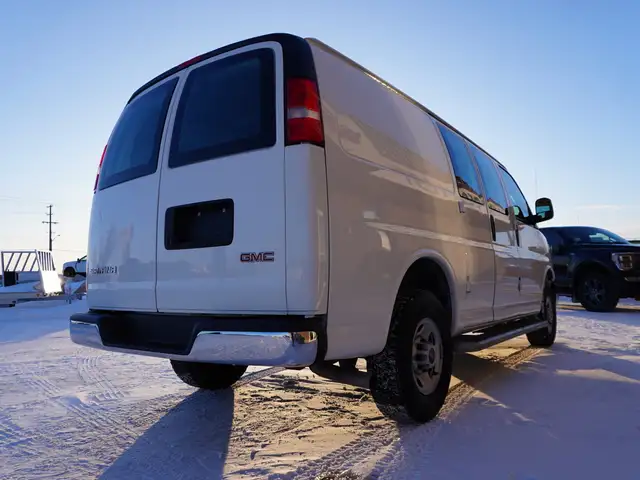 2023 GMC Savana Cargo Van SAVANA 2500 CARGO VAN, VERY LOW KMS ST - Photo 9