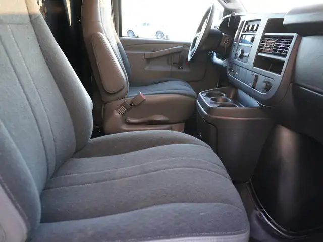 2023 GMC Savana Cargo Van SAVANA 2500 CARGO VAN, VERY LOW KMS ST - Photo 30
