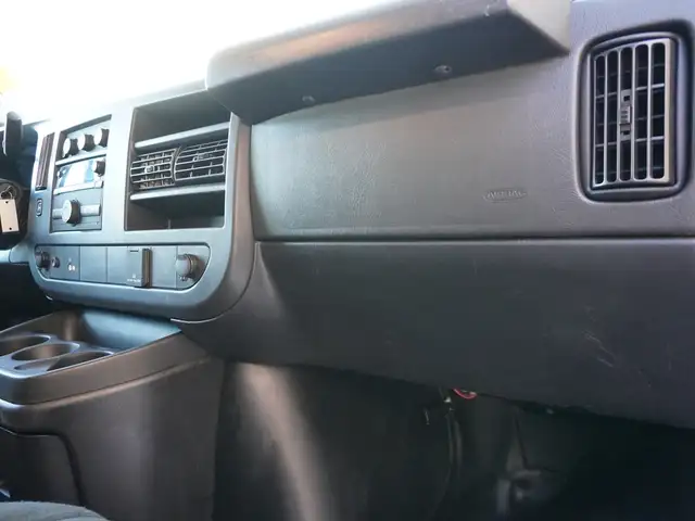 2023 GMC Savana Cargo Van SAVANA 2500 CARGO VAN, VERY LOW KMS ST - Photo 32