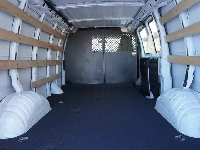 2023 GMC Savana Cargo Van SAVANA 2500 CARGO VAN, VERY LOW KMS ST - Photo 34