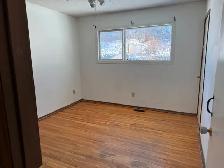 64AVE 4ST NW Bi-level upstairs for rent(T2K 4H9). - Photo 9