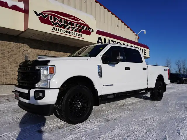 2022 Ford F-250 XLT CREW, FX4 SPORT & BLACKOUT PACKAGES & BUCKET - Photo 2